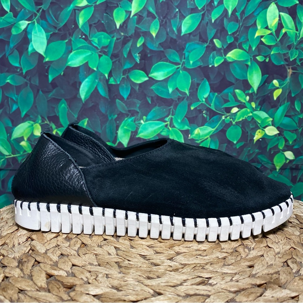Bendy leather suede black slip on sneakers